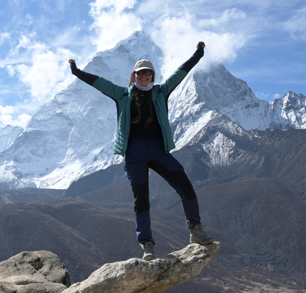 Anna Dukiel podczas trekkingu w Himalajach